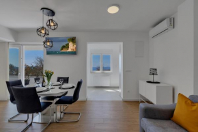 Holiday home L & B Makarska